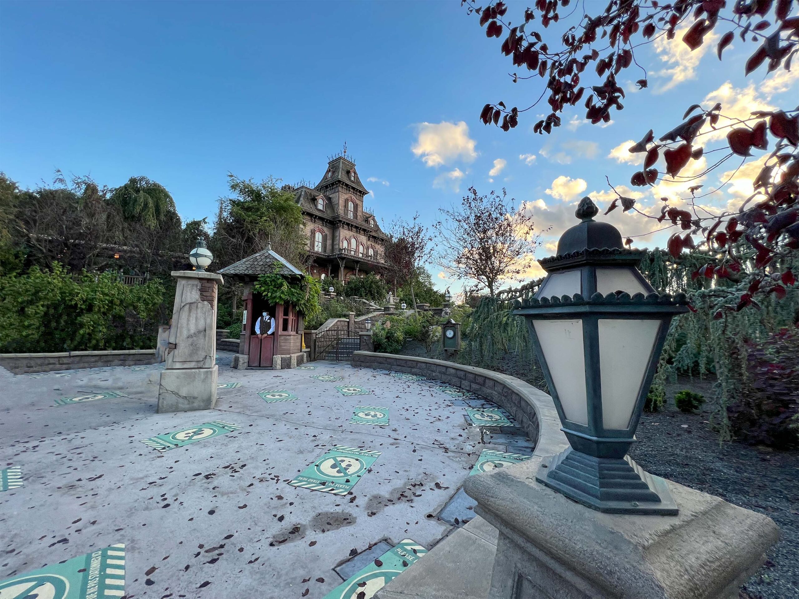 Disneyland Paris Hacks