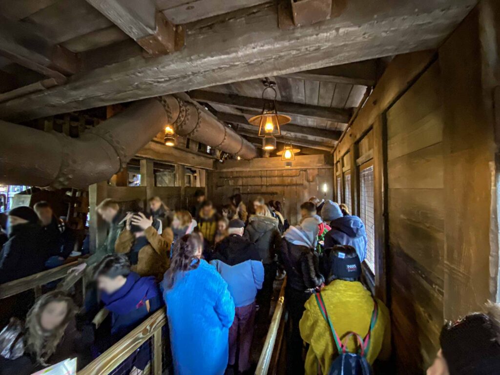 Disneyland Paris Begins Removing Plexiglass Dividers from Attractions