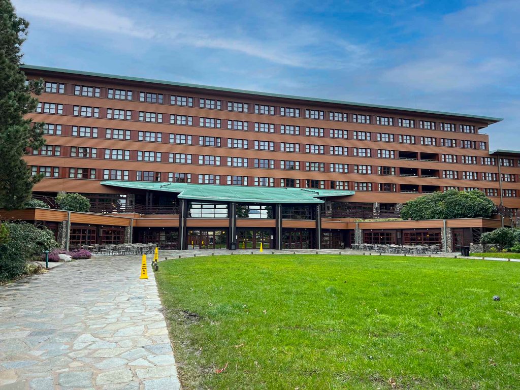 Lake Side exterior of Disney's Sequoia Lodge at Disneyland Paris, 2022.