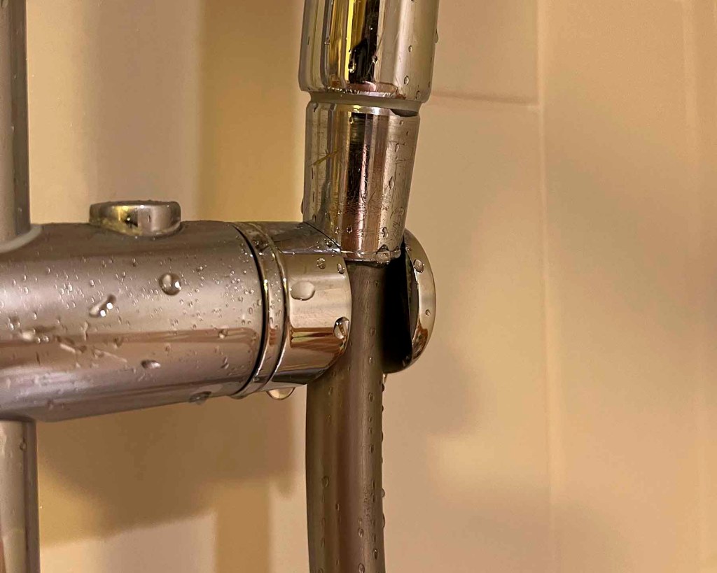 Shower-head did not fit Properly into Holder at Disney's Sequoia Lodge, Disneyland Paris, 2022.