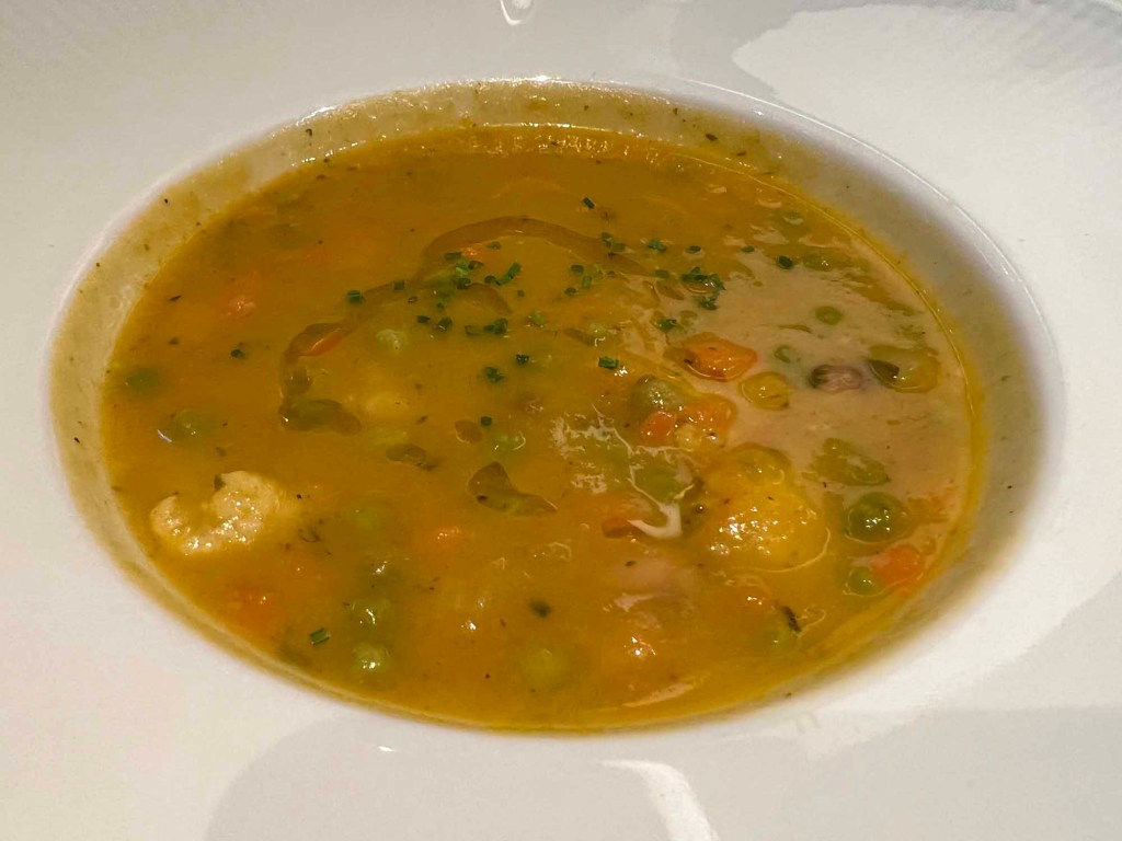 Vegan Minestrone Soup at the Manhattan Restaurant, Disneys Hotel New York: The Art of Marvel, Disneyland Paris.