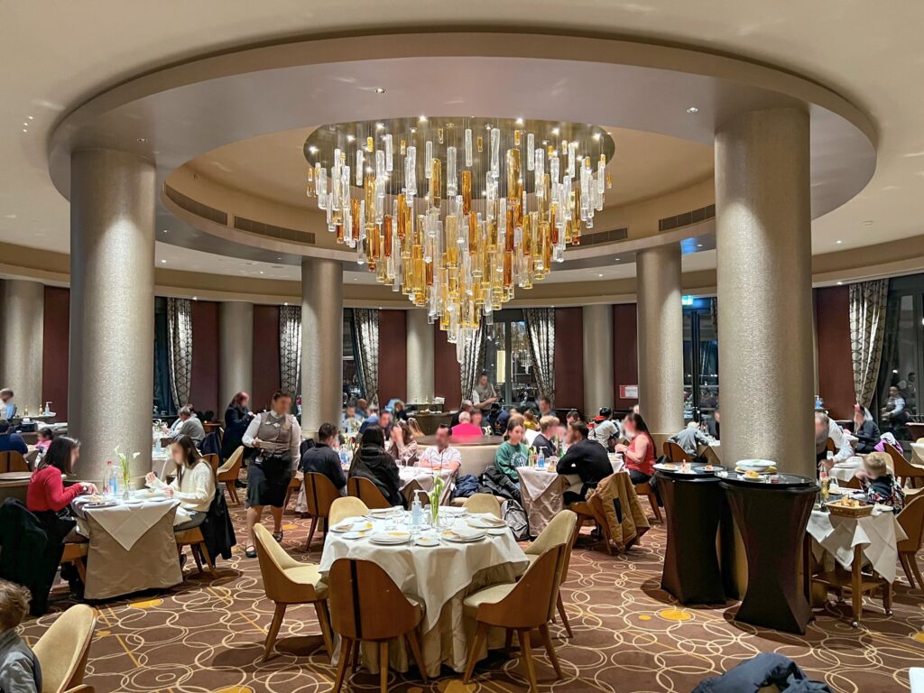Review of the Manhattan Restaurant at Disneys Hotel New York: The Art of Marvel