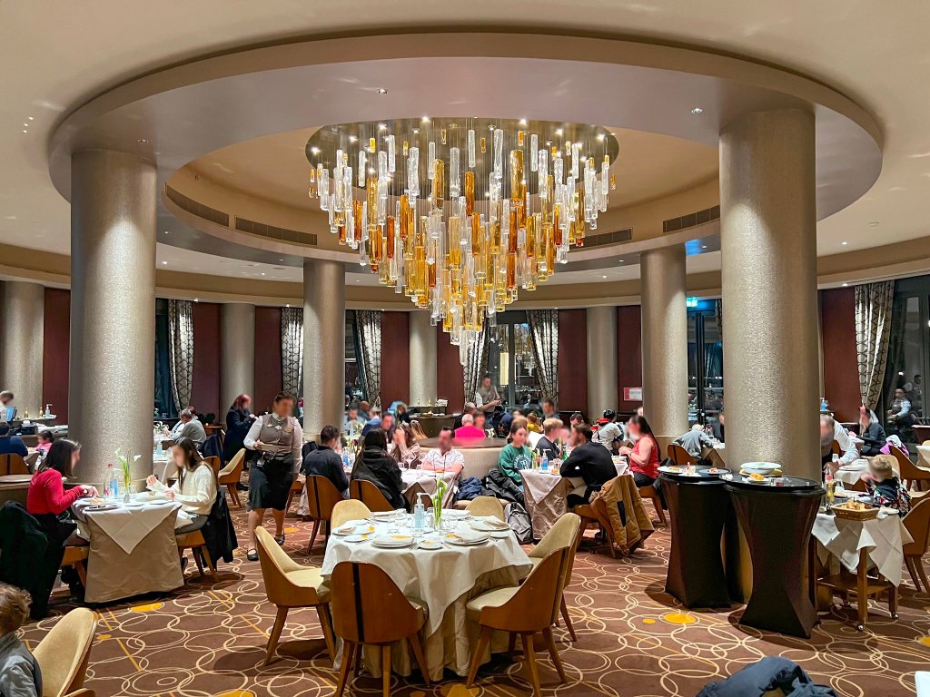 Review of the Manhattan Restaurant at Disneys Hotel New York: The Art of Marvel