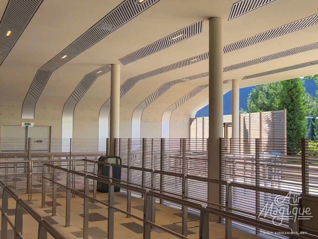 Avengers Assemble: Flight Force exterior queue at Avengers Campus Paris, Walt Disney Studios Park.