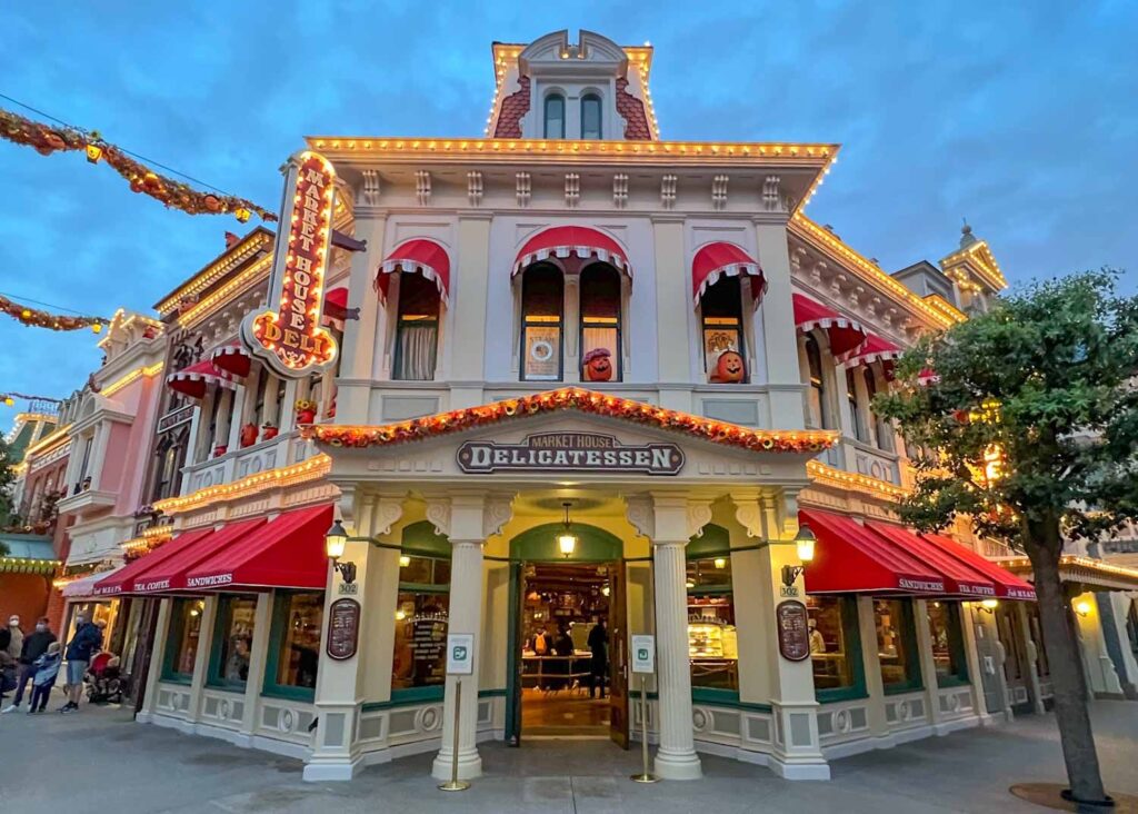 Rumor: Starbucks Replacing Market House Deli at Disneyland Paris