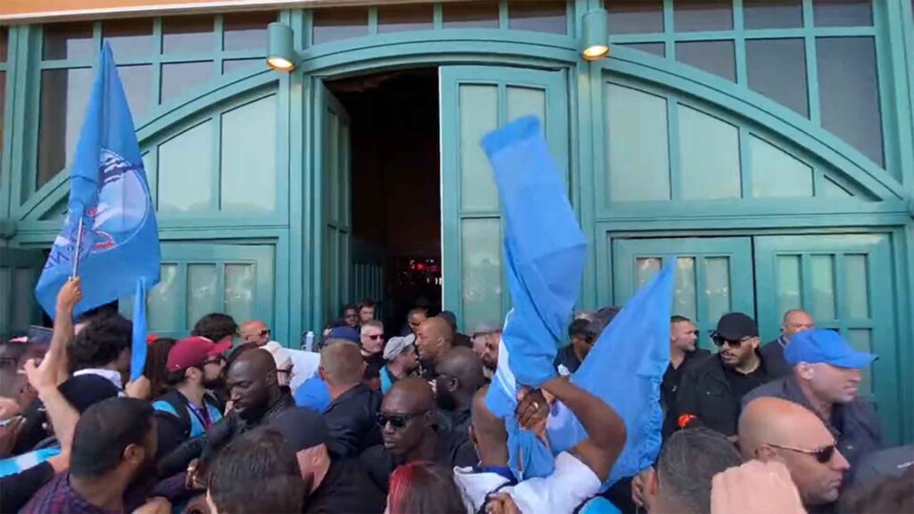 Cast Members Shoved by Security Guards While Striking at Disneyland Paris