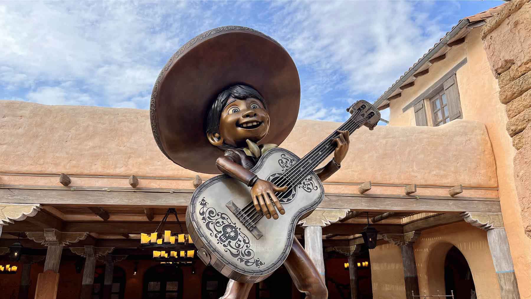 First Look at the Miguel Statue for Casa de Coco – Restaurante de Familia | Disneyland Paris