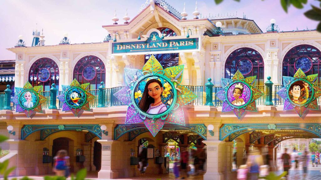 What to Expect from ‘Symphony of Colours’ | Disneyland Paris