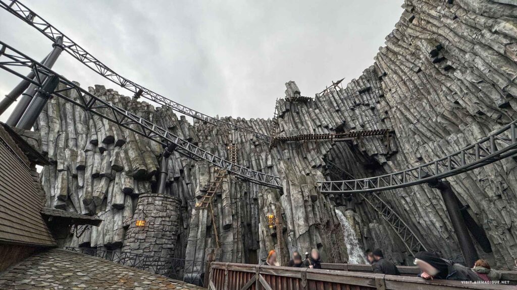 Car Crashes Into Taron at Phantasialand Injures Four