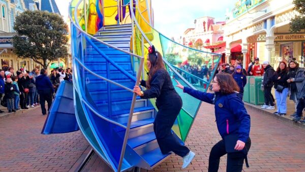 Disneyland Paris, Dream...and Shine Brighter, Someone storms the ride!😱, 12th February 2023, 15h10